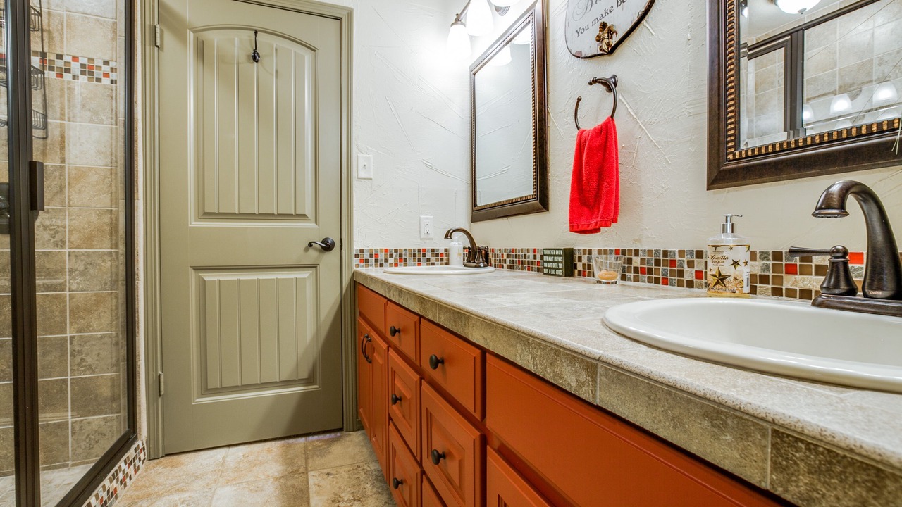 Photo of Bathroom in Granbury