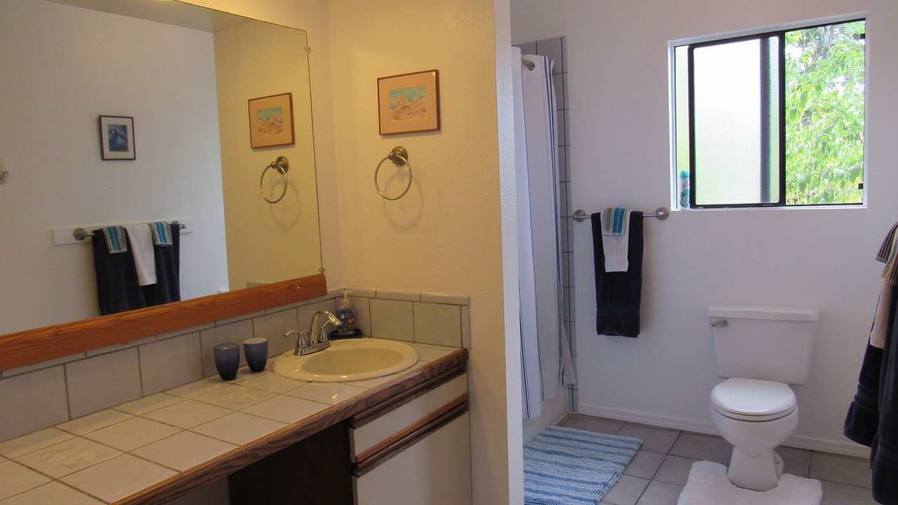 Photo of Bathroom in Kona Palisades