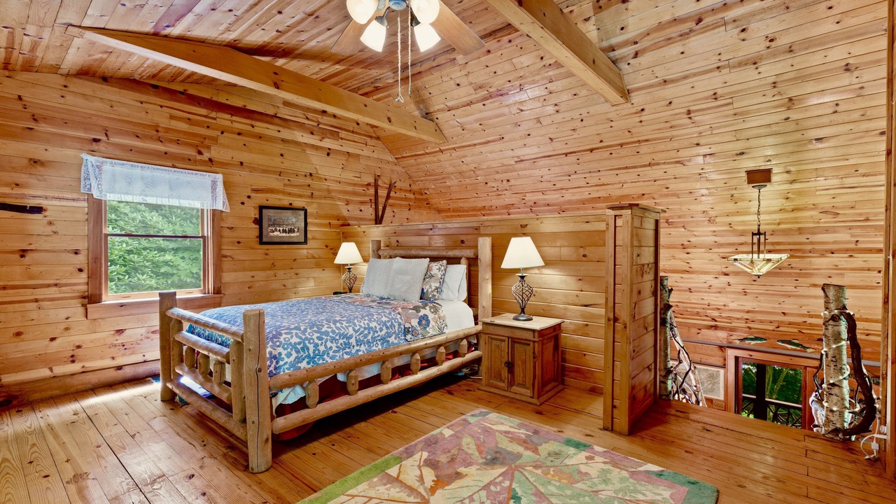 Photo of Bedroom in Hot Springs