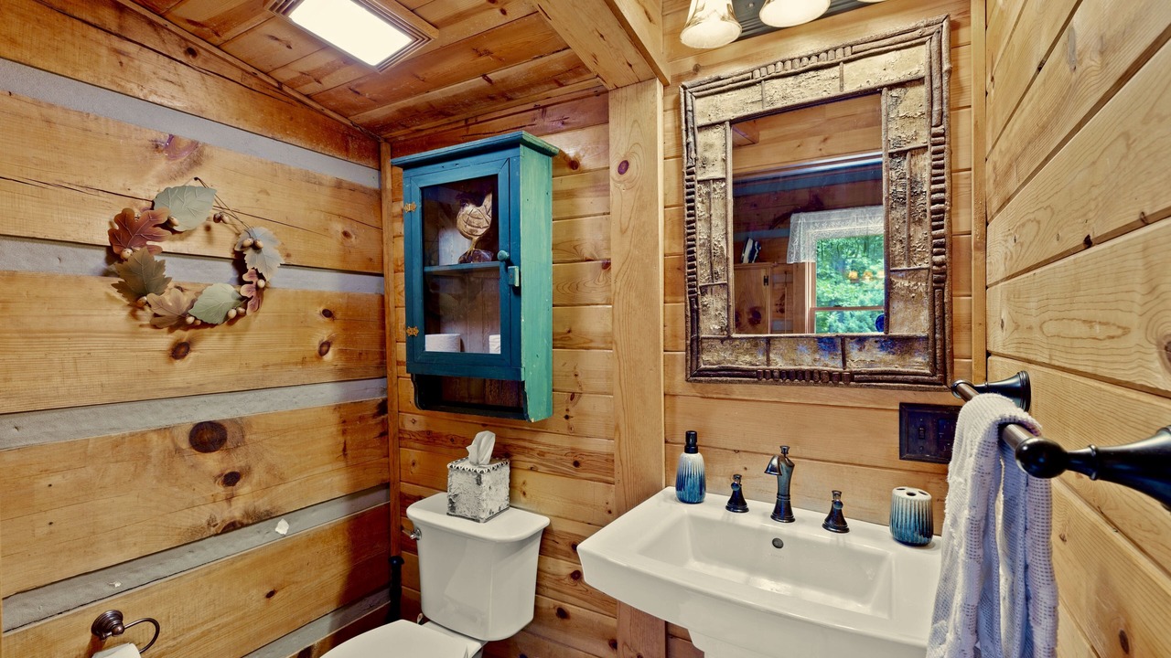 Photo of Bedroom in Hot Springs