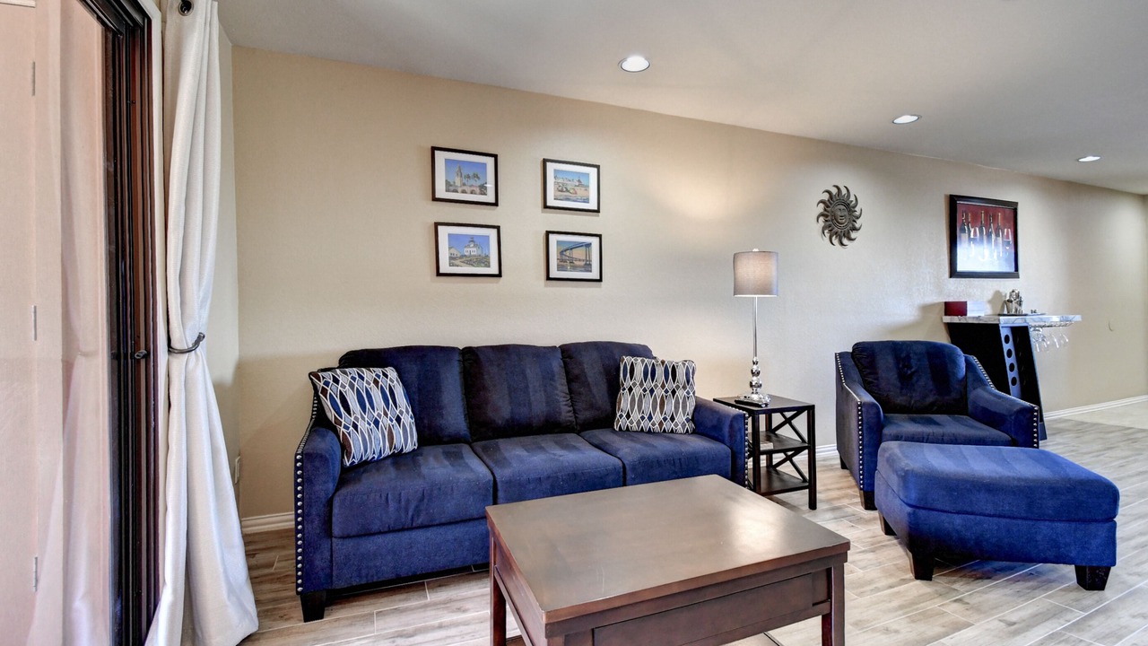 Photo of Livingroom in Paradise Valley Village