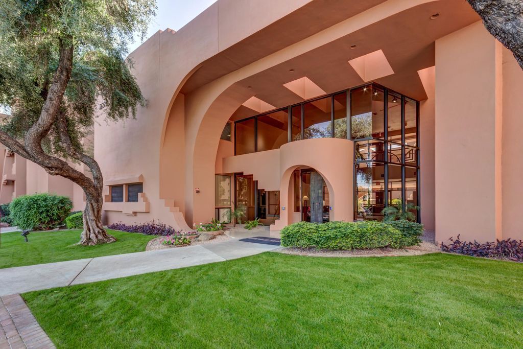 Photo of Outdoor in Paradise Valley Village