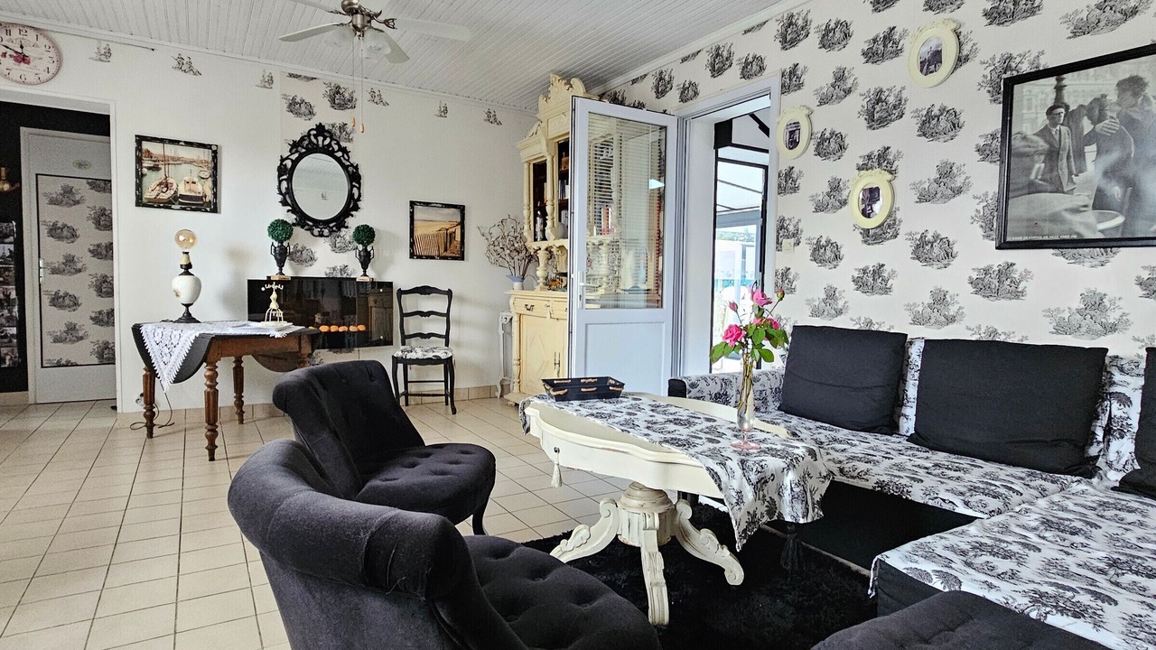 Photo of Livingroom in LʼAiguillon-sur-Mer