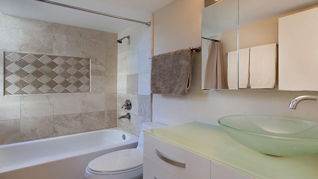 Photo of Bathroom in Surfside