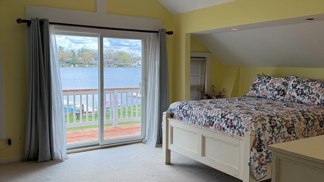 Photo of Bedroom in Howell