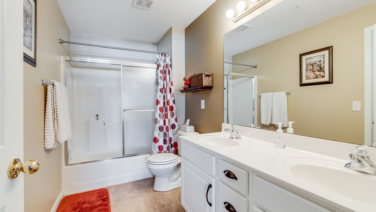 Photo of Bathroom in Camdenton