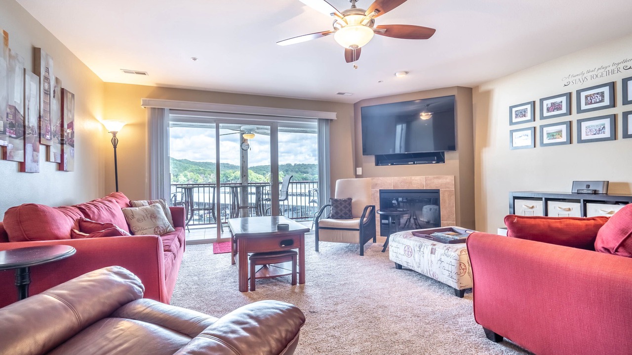 Photo of Livingroom in Camdenton