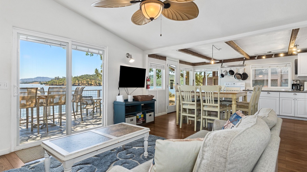 Photo of Livingroom in Bradley