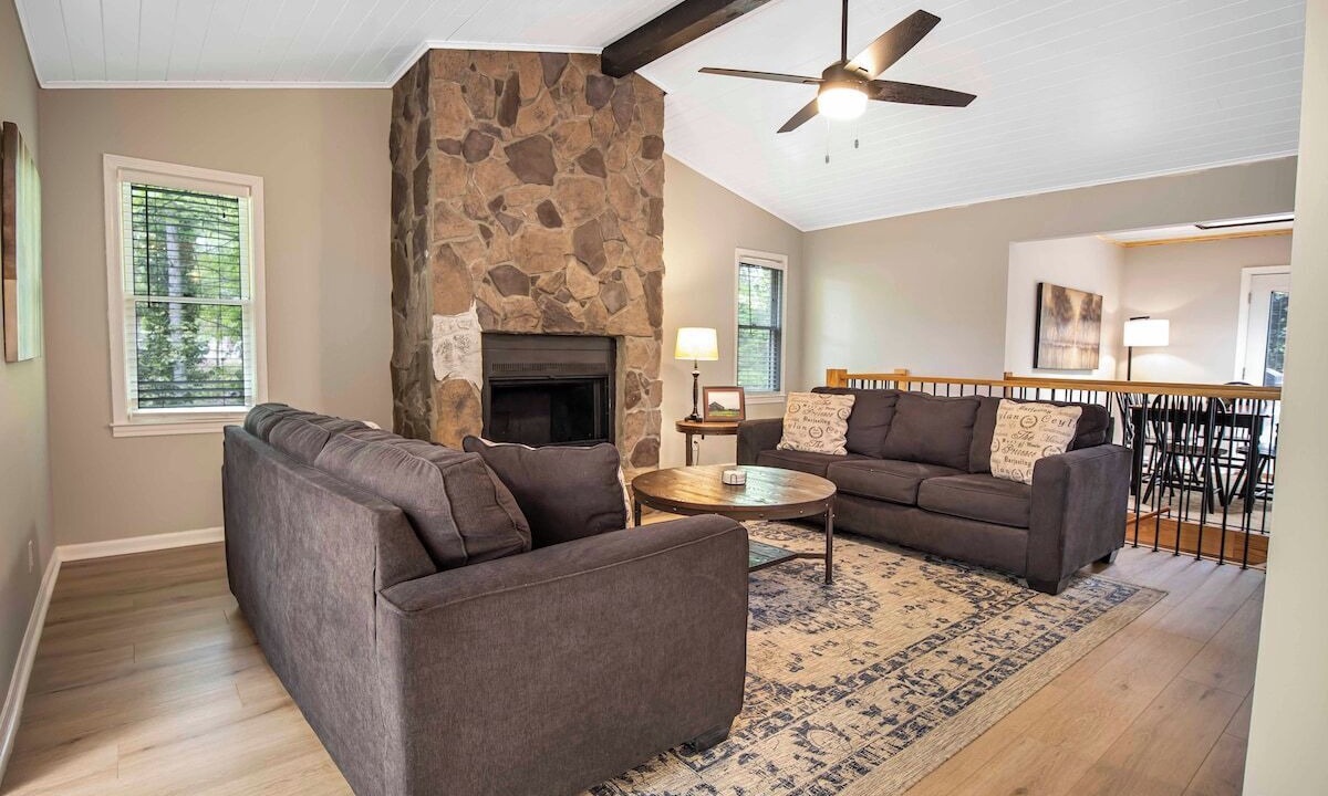 Photo of Livingroom in Clemson