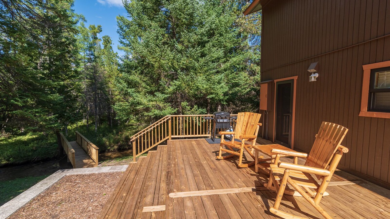 Photo of Patio Balcony in Boyne Falls