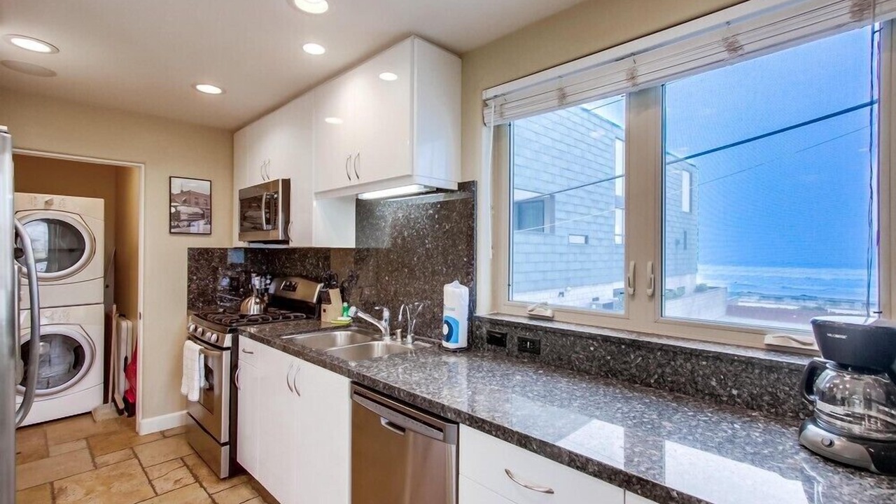 Photo of Kitchen in Central Mission Beach
