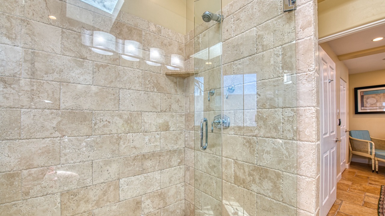 Photo of Bathroom in Central Mission Beach