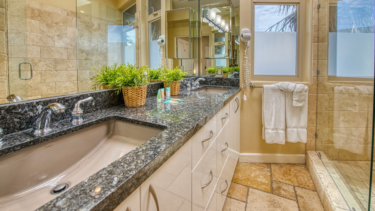Photo of Bathroom in Central Mission Beach