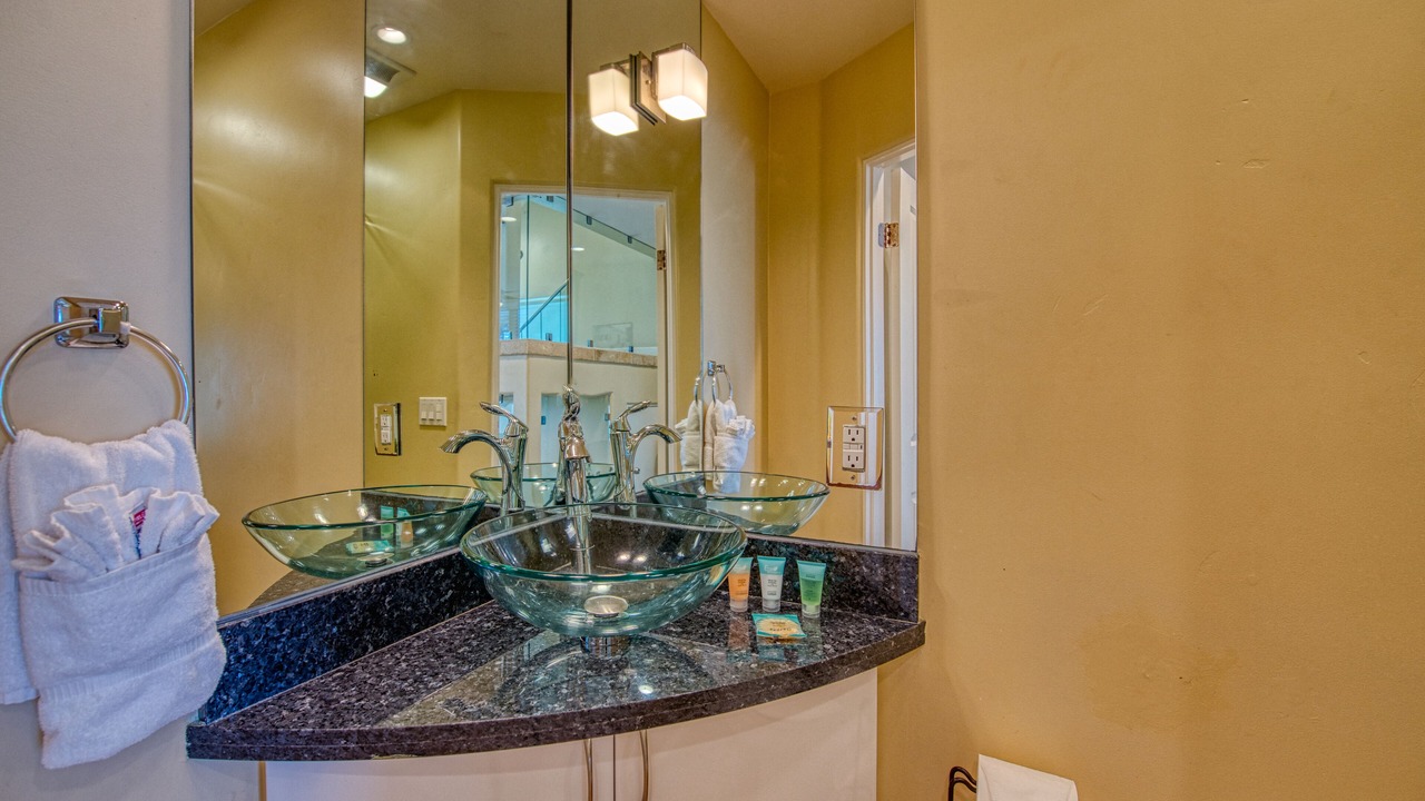 Photo of Bathroom in Central Mission Beach