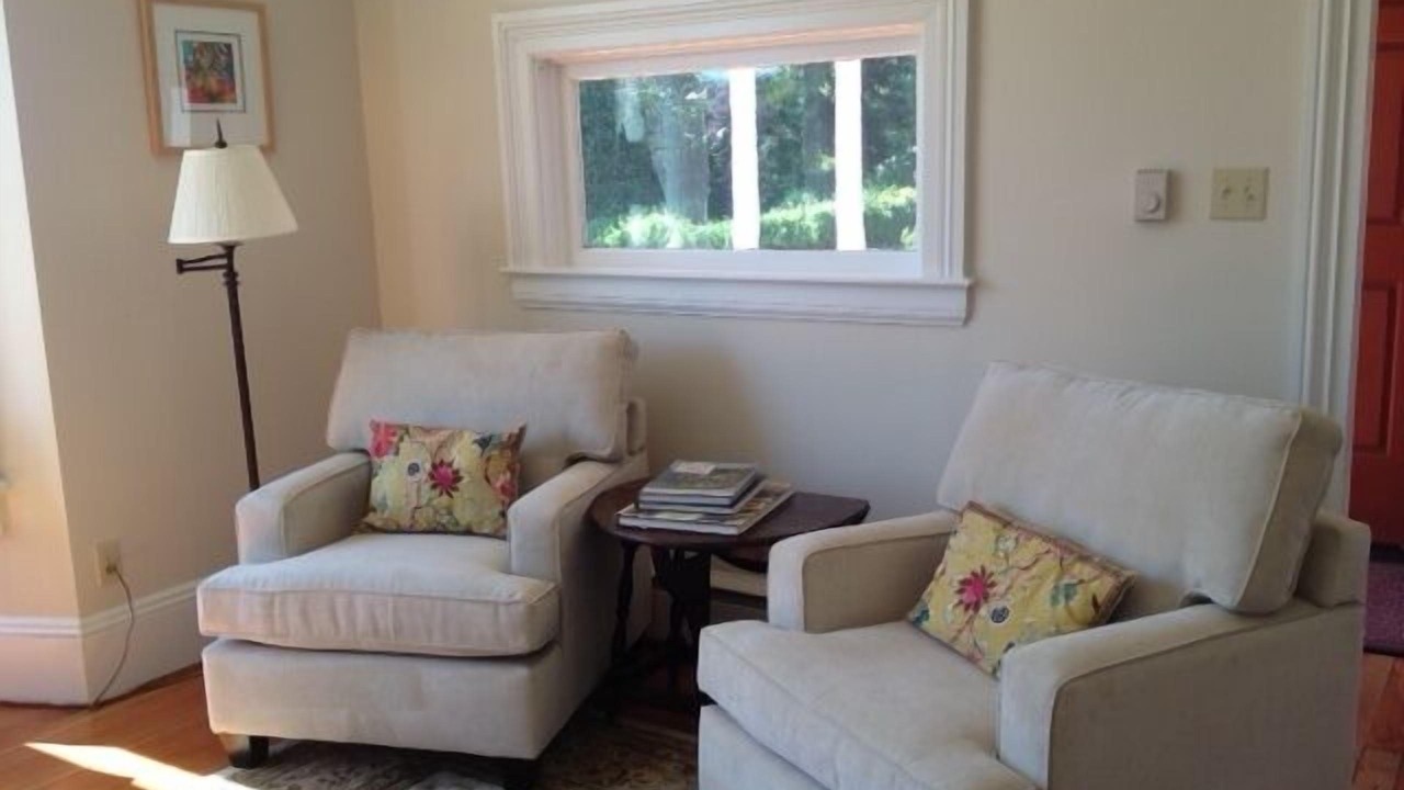 Photo of Livingroom in Port Townsend Historic District