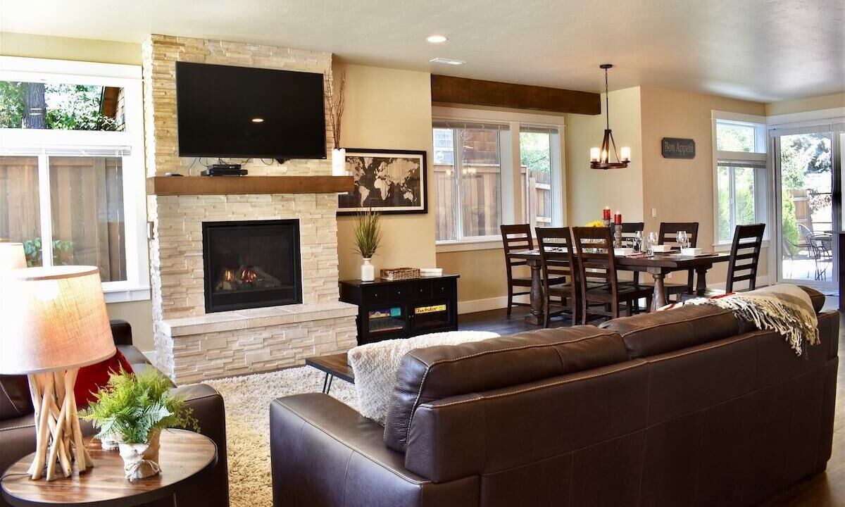 Photo of Livingroom in River West