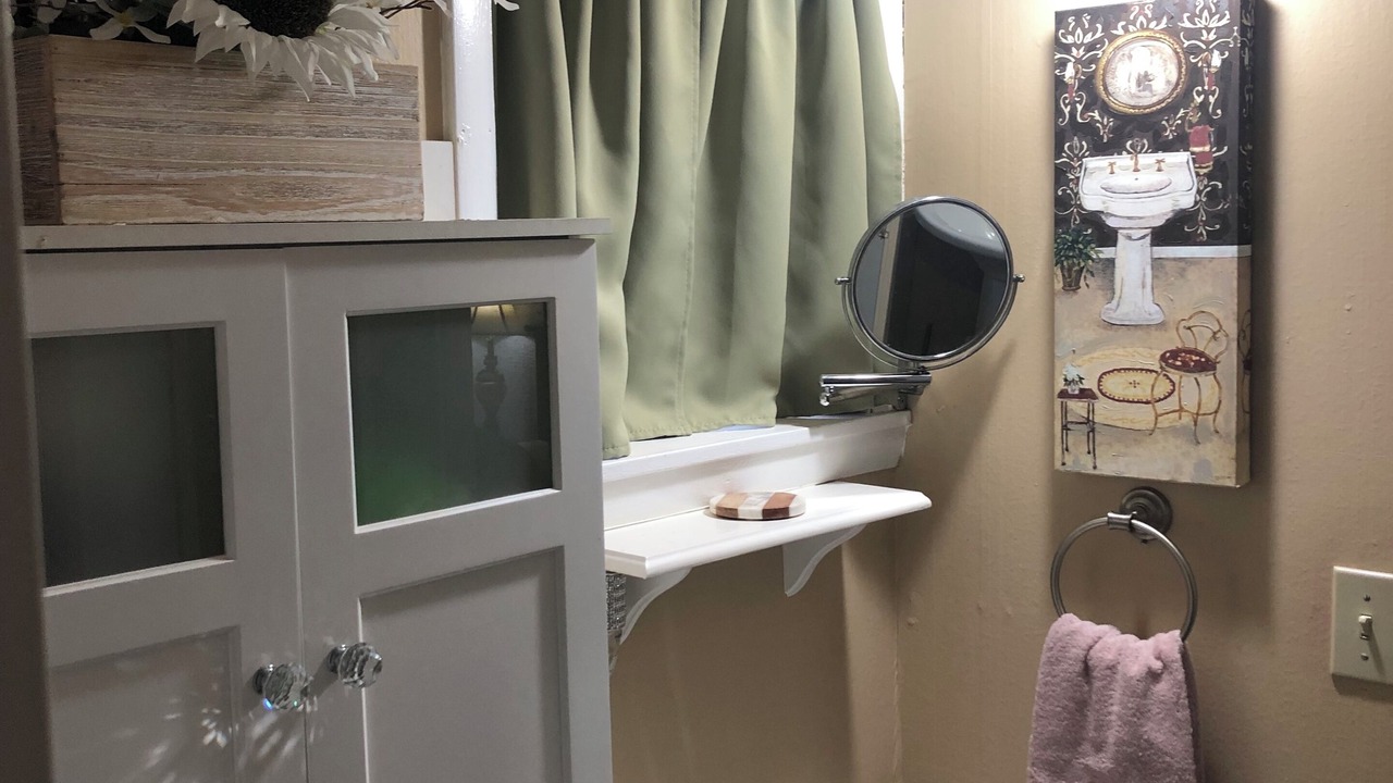 Photo of Bathroom in Buchanan Dam