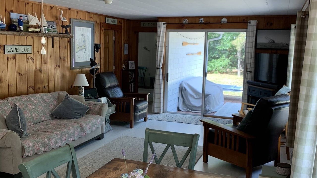 Photo of Livingroom in North Eastham
