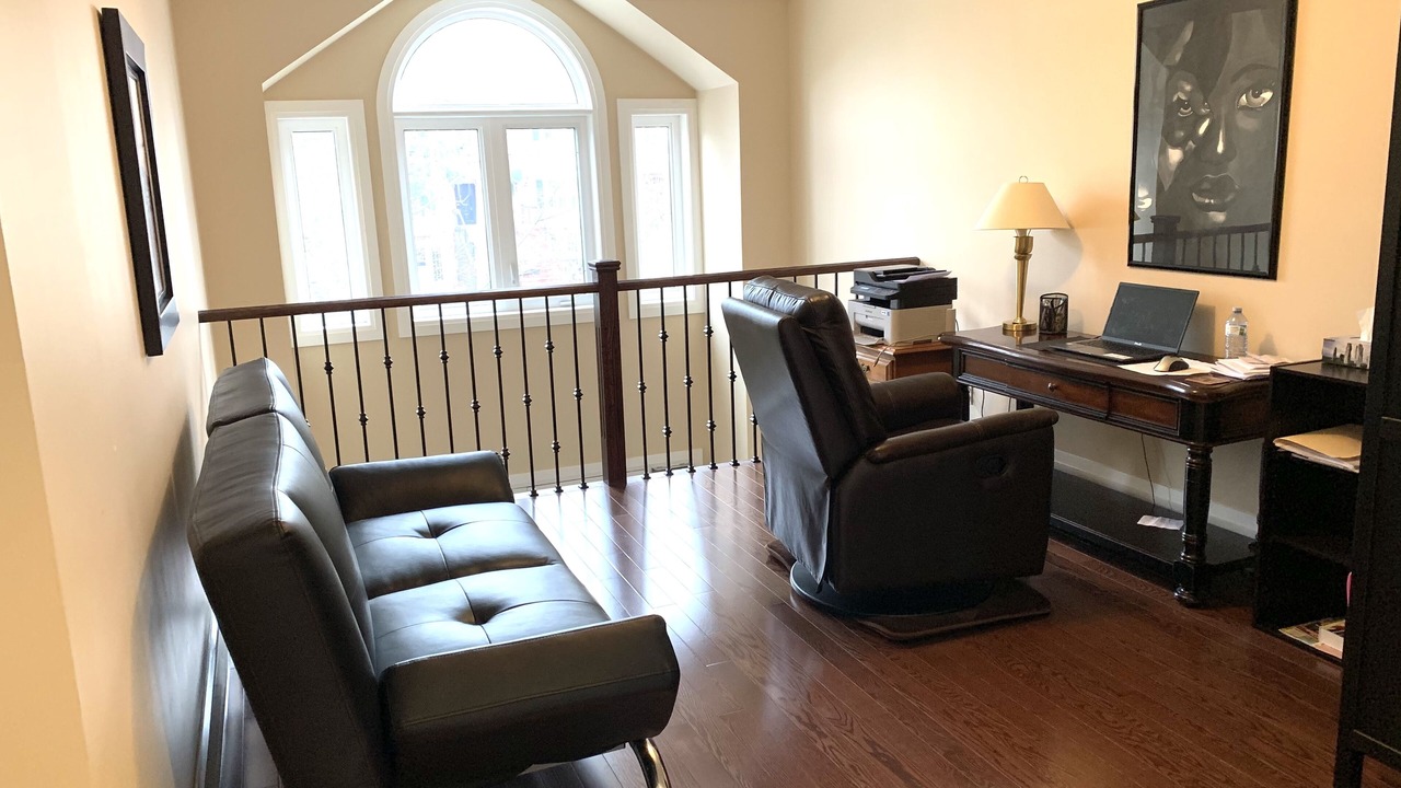 Photo of Livingroom in Upper Beaches