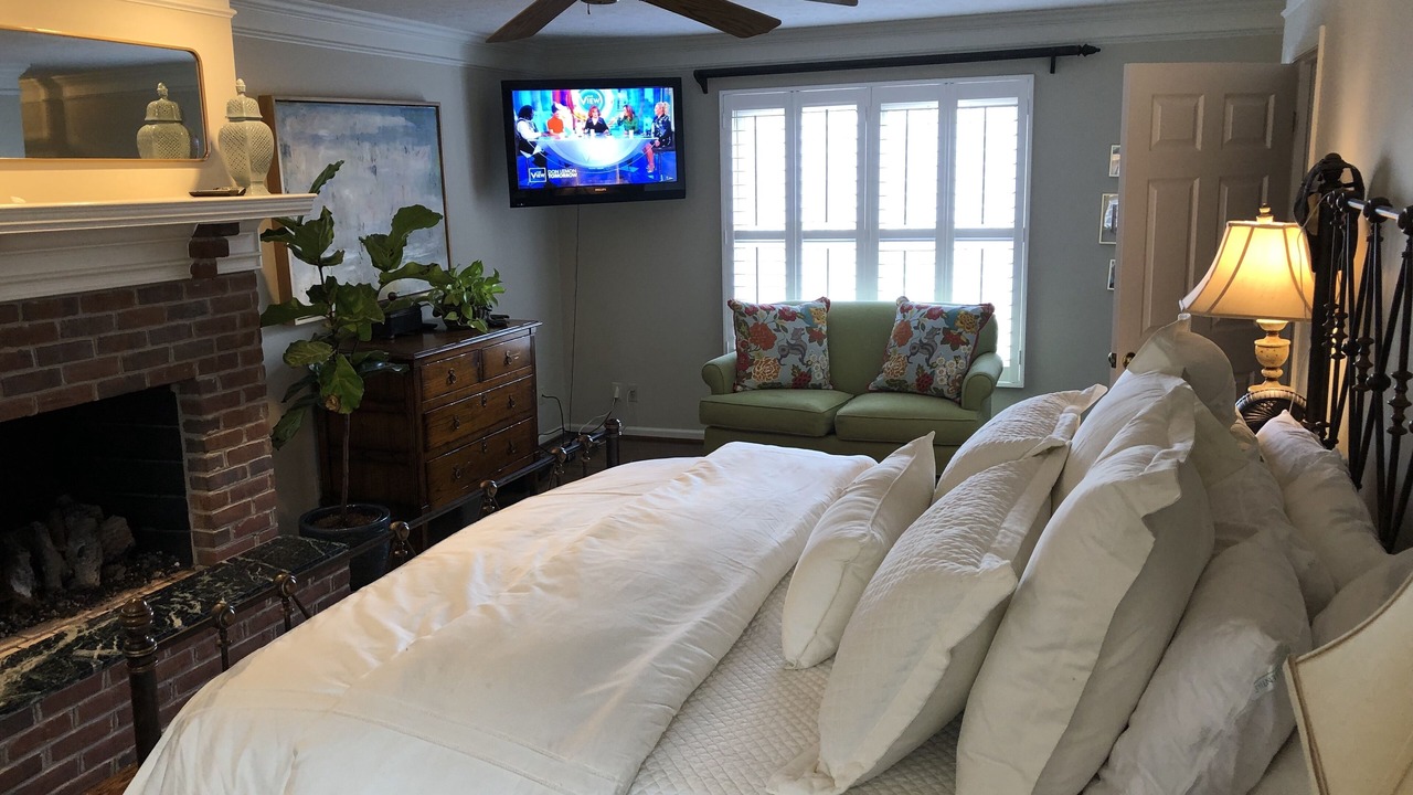Photo of Bedroom in Indian Hills