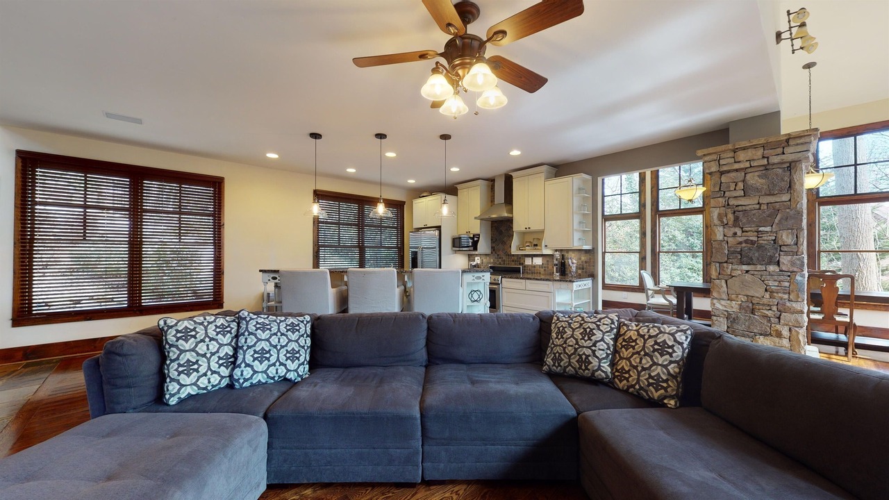 Photo of Livingroom in Buford