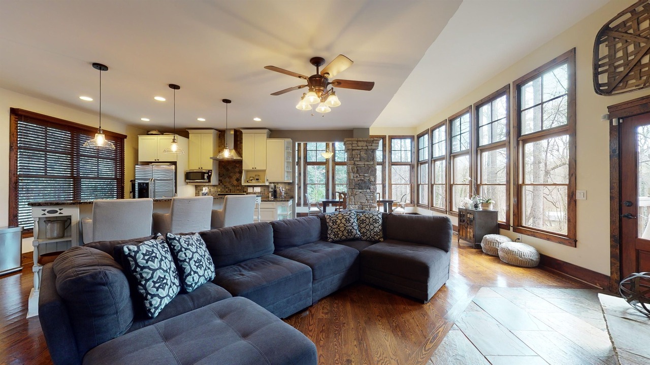 Photo of Livingroom in Buford