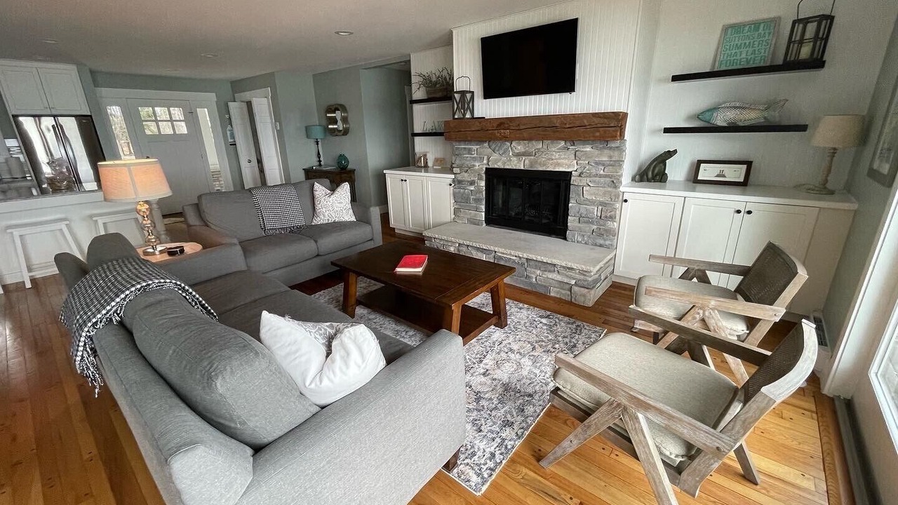 Photo of Livingroom in Suttons Bay