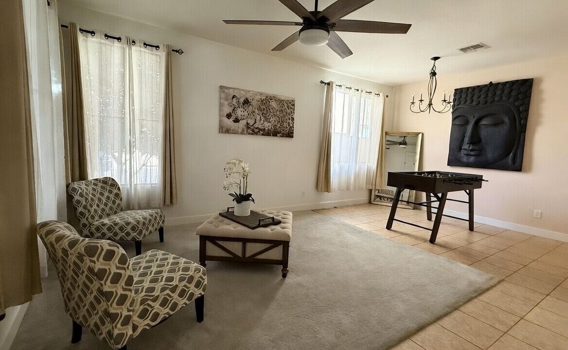 Photo of Livingroom in Canyon Trails