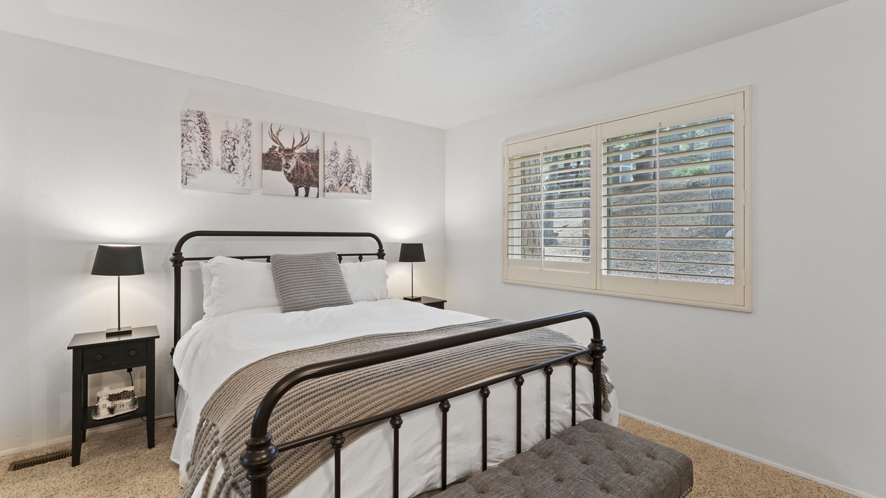 Photo of Bedroom in Cedar Glen