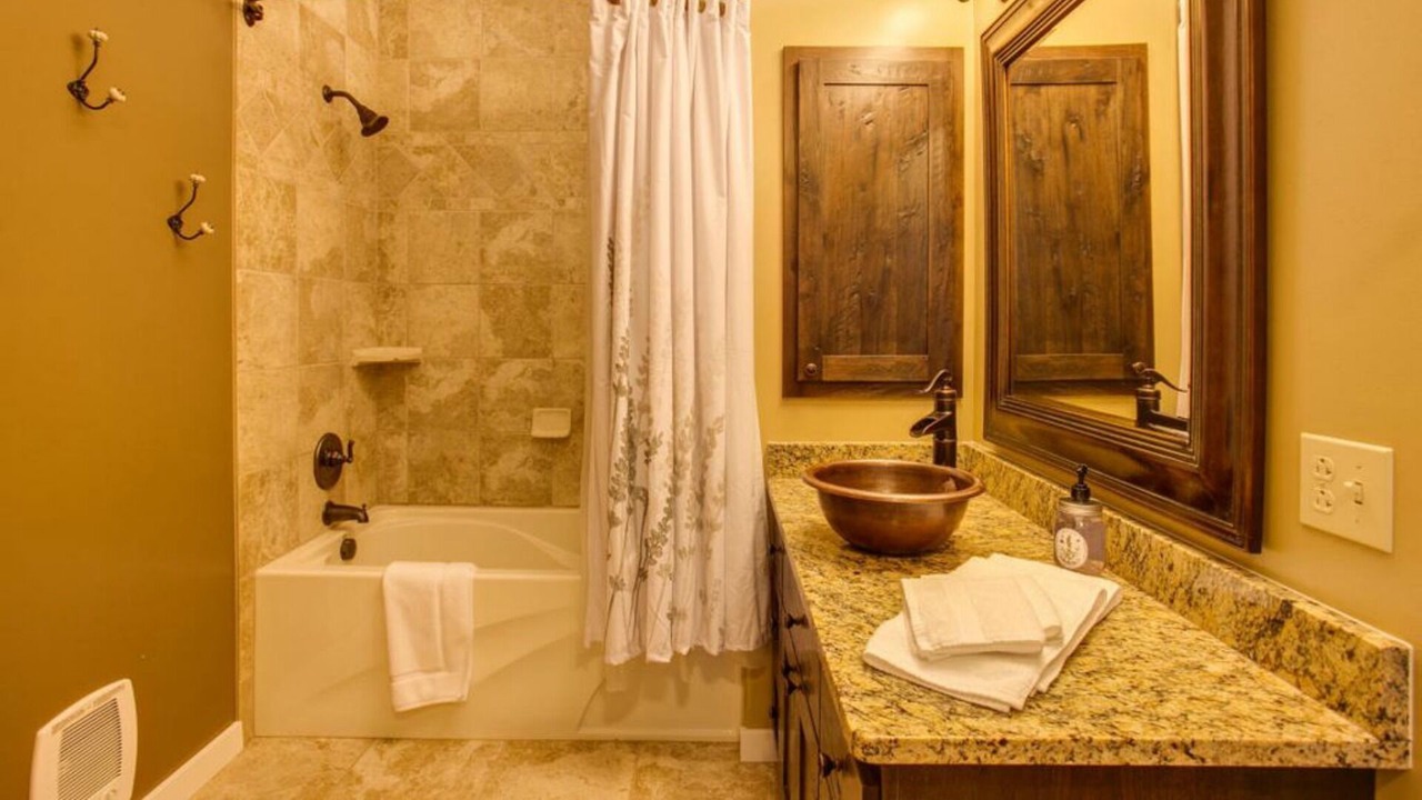Photo of Bathroom in Peshastin