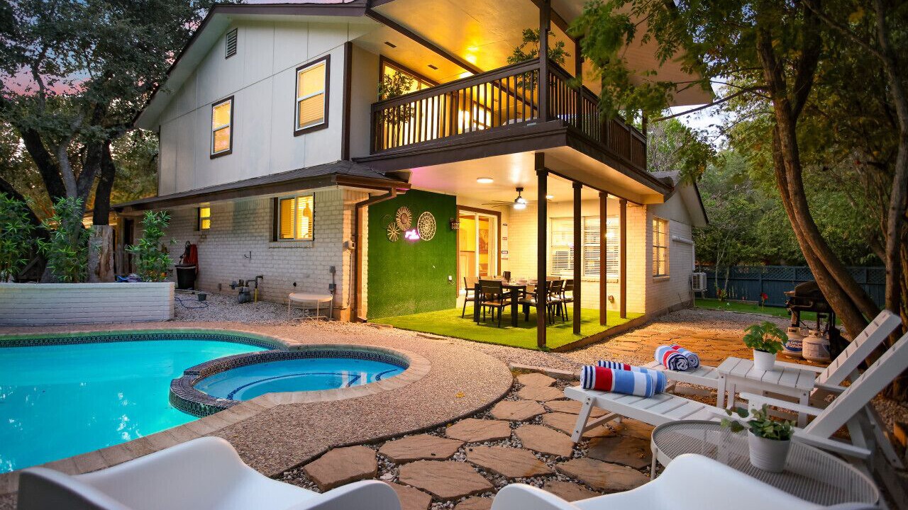Photo of Outdoor in Vance Jackson