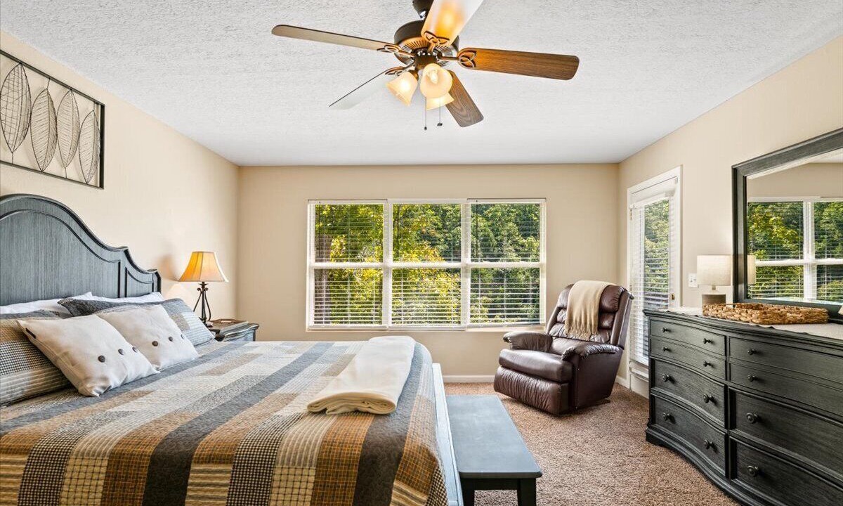 Photo of Bedroom in Lakeside Estates