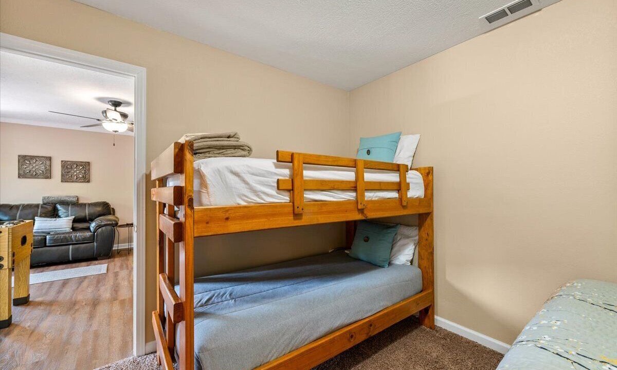 Photo of Bedroom in Lakeside Estates