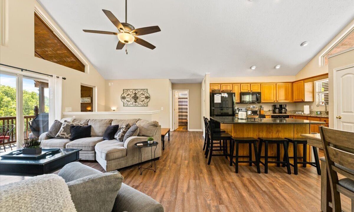 Photo of Livingroom in Lakeside Estates