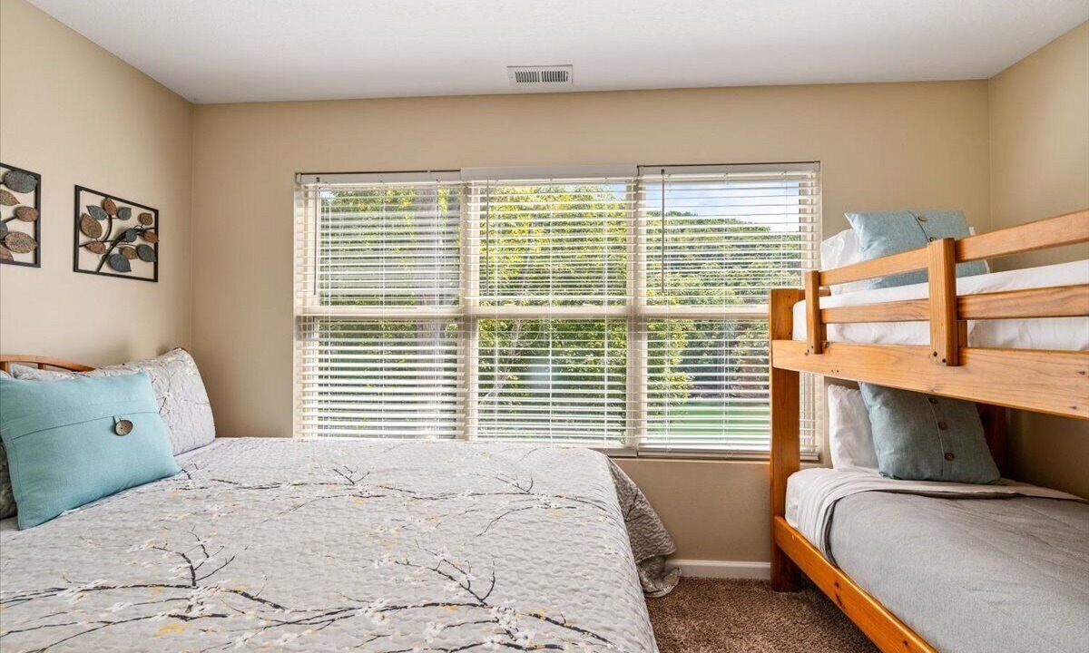 Photo of Bedroom in Lakeside Estates