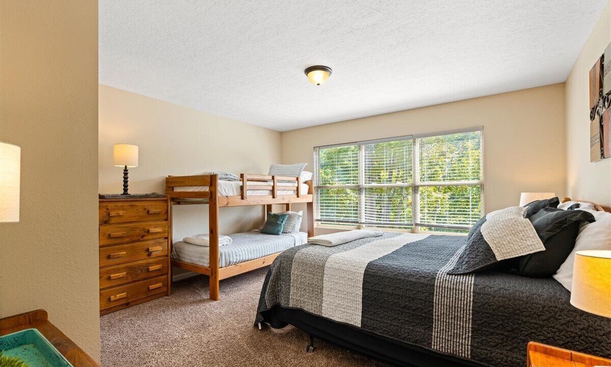 Photo of Bedroom in Lakeside Estates