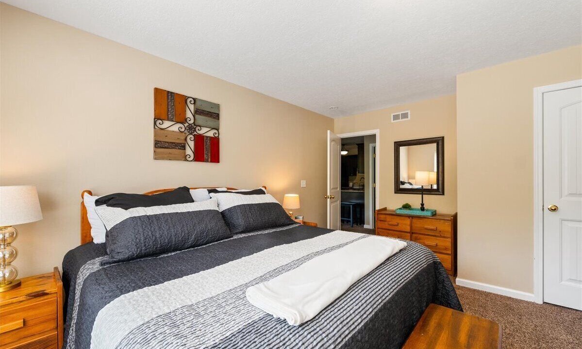 Photo of Bedroom in Lakeside Estates