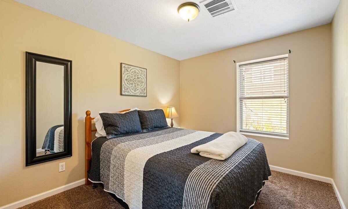 Photo of Bedroom in Lakeside Estates