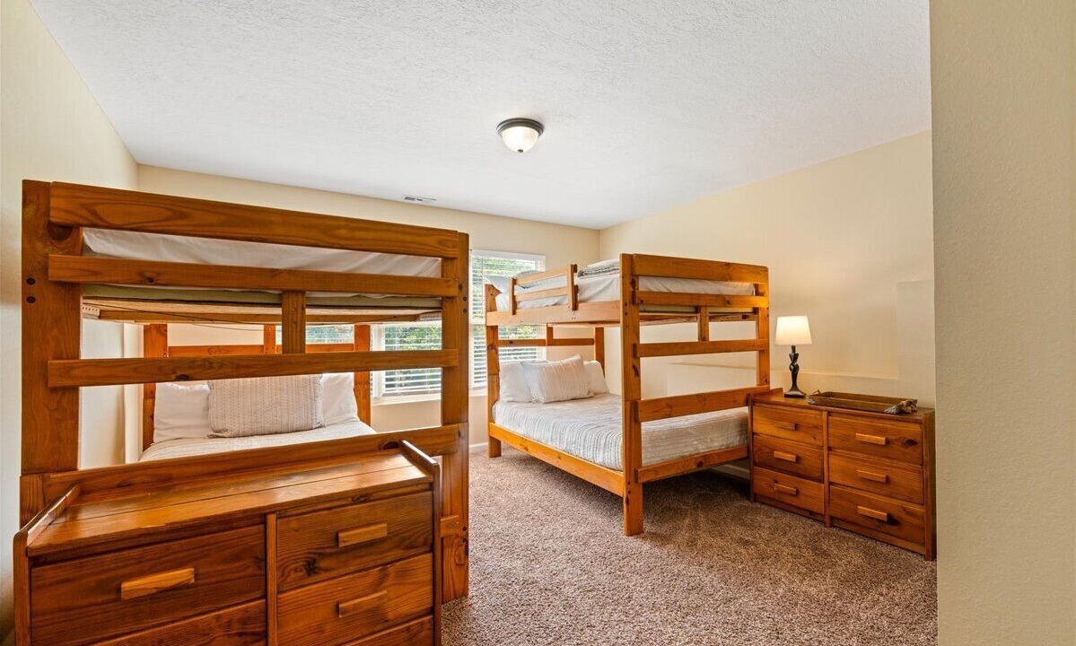Photo of Bedroom in Lakeside Estates