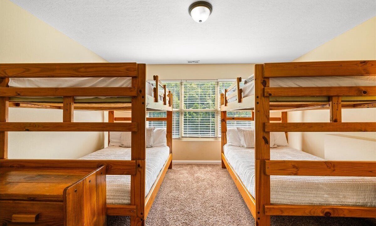 Photo of Bedroom in Lakeside Estates