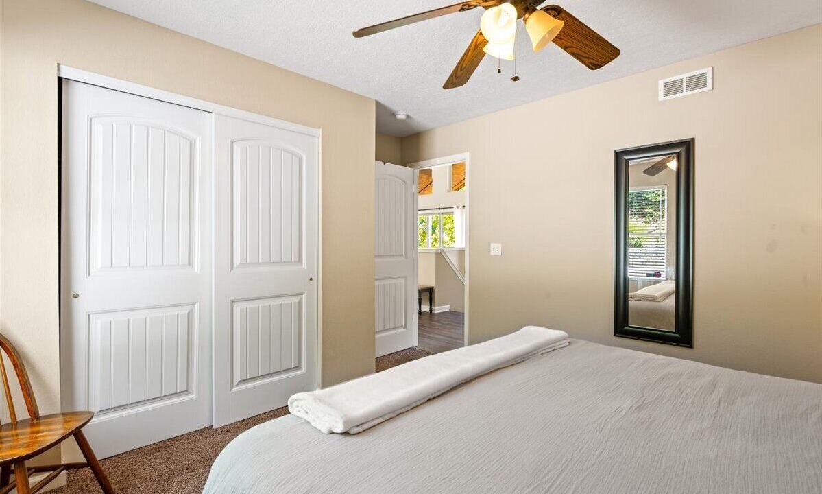 Photo of Bedroom in Lakeside Estates
