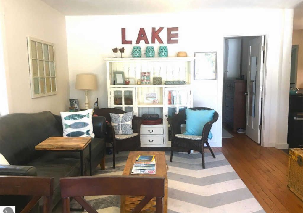 Photo of Livingroom in Mayfield