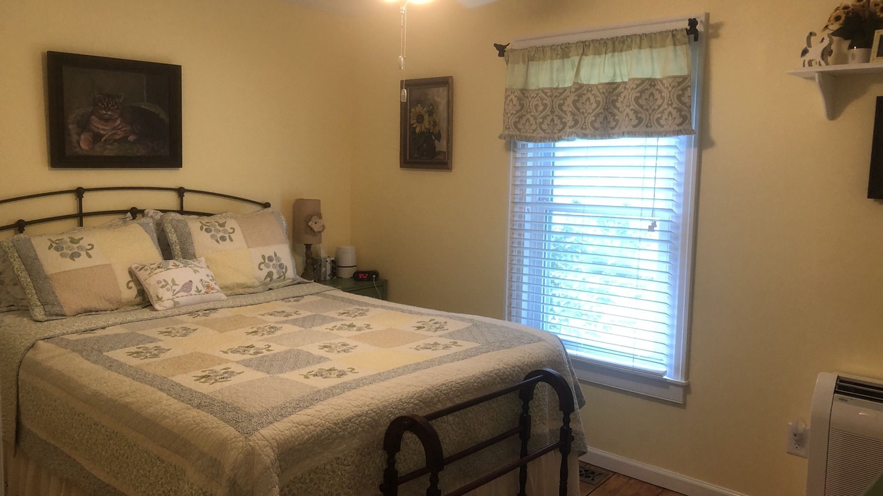 Photo of Bedroom in Town of Sharon
