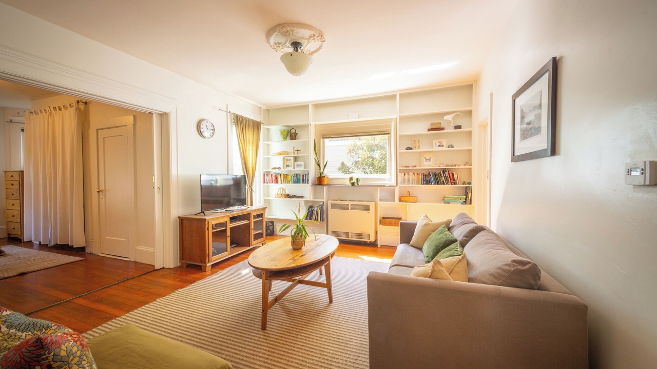 Photo of Livingroom in Downtown Berkeley