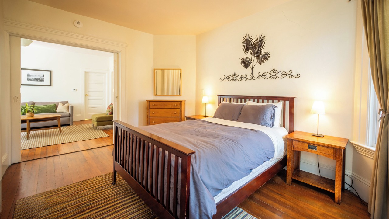 Photo of Bedroom in Downtown Berkeley