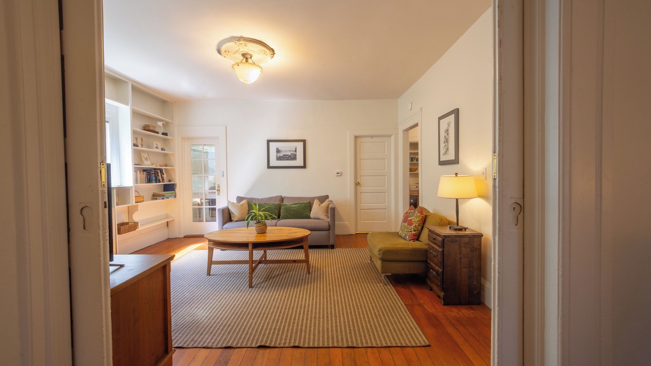 Photo of Bedroom in Downtown Berkeley