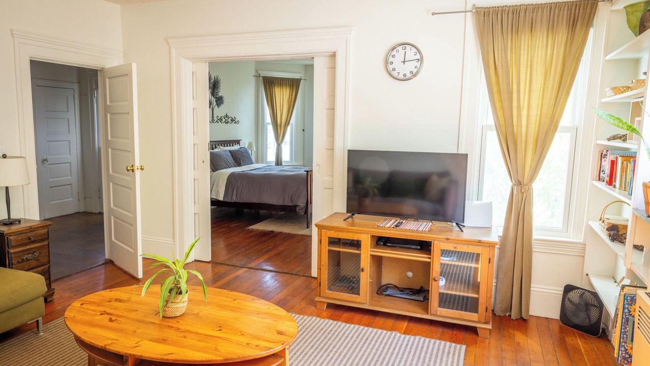 Photo of Bedroom in Downtown Berkeley