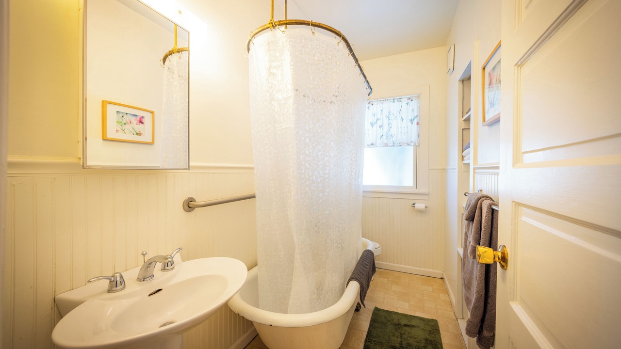 Photo of Bathroom in Downtown Berkeley