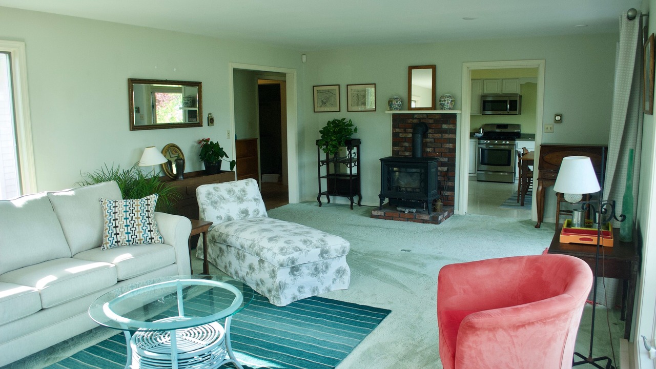 Photo of Livingroom in Hall Quarry