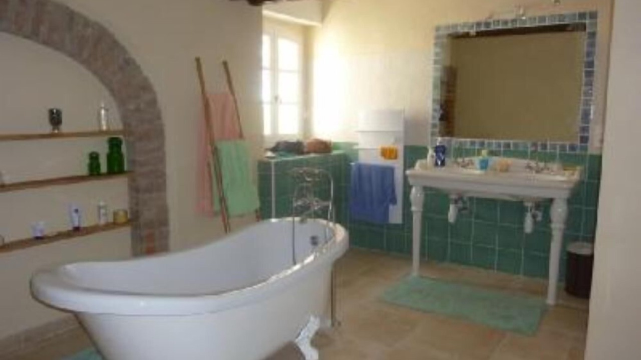Photo of Bathroom in Cardet